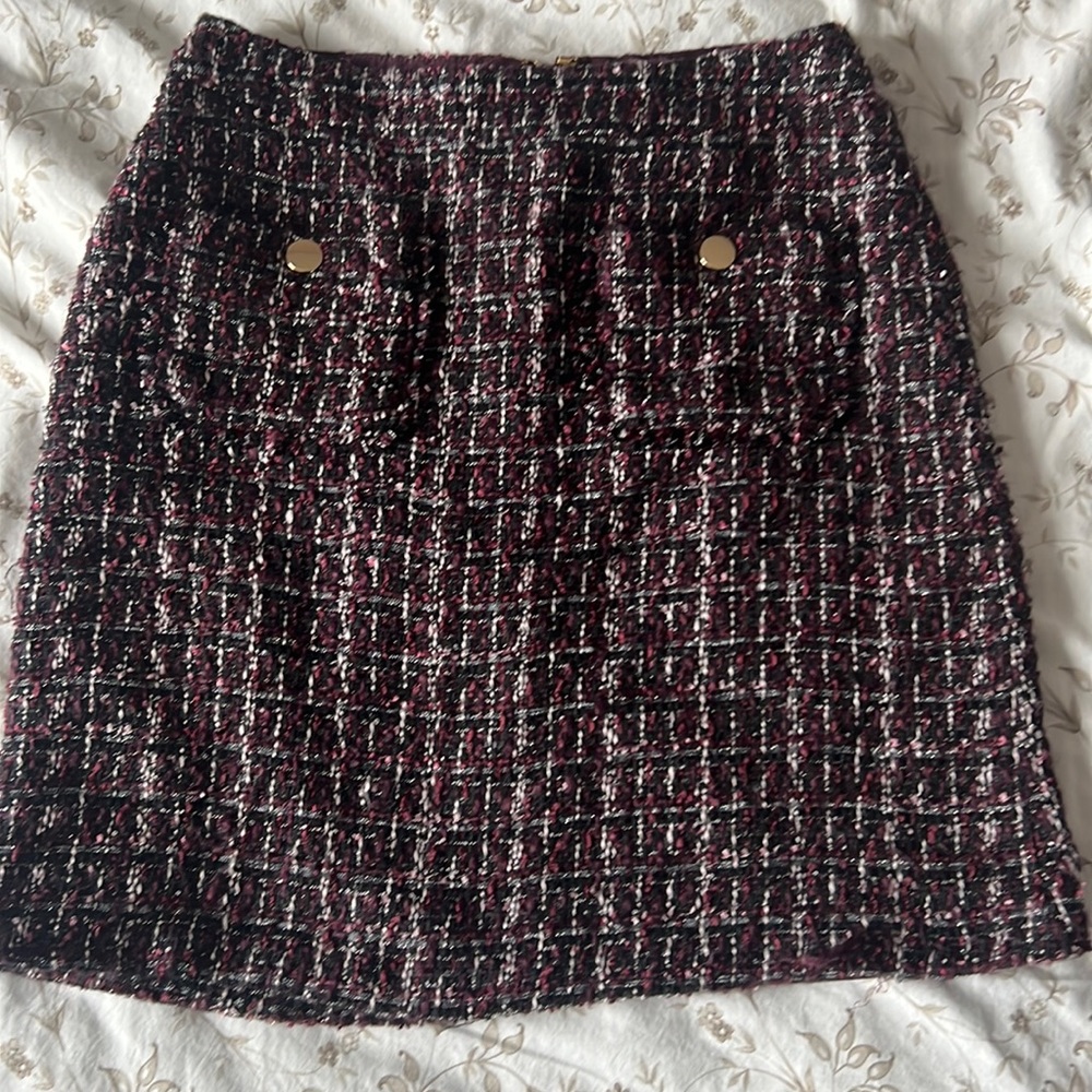 Brand new skirt loft